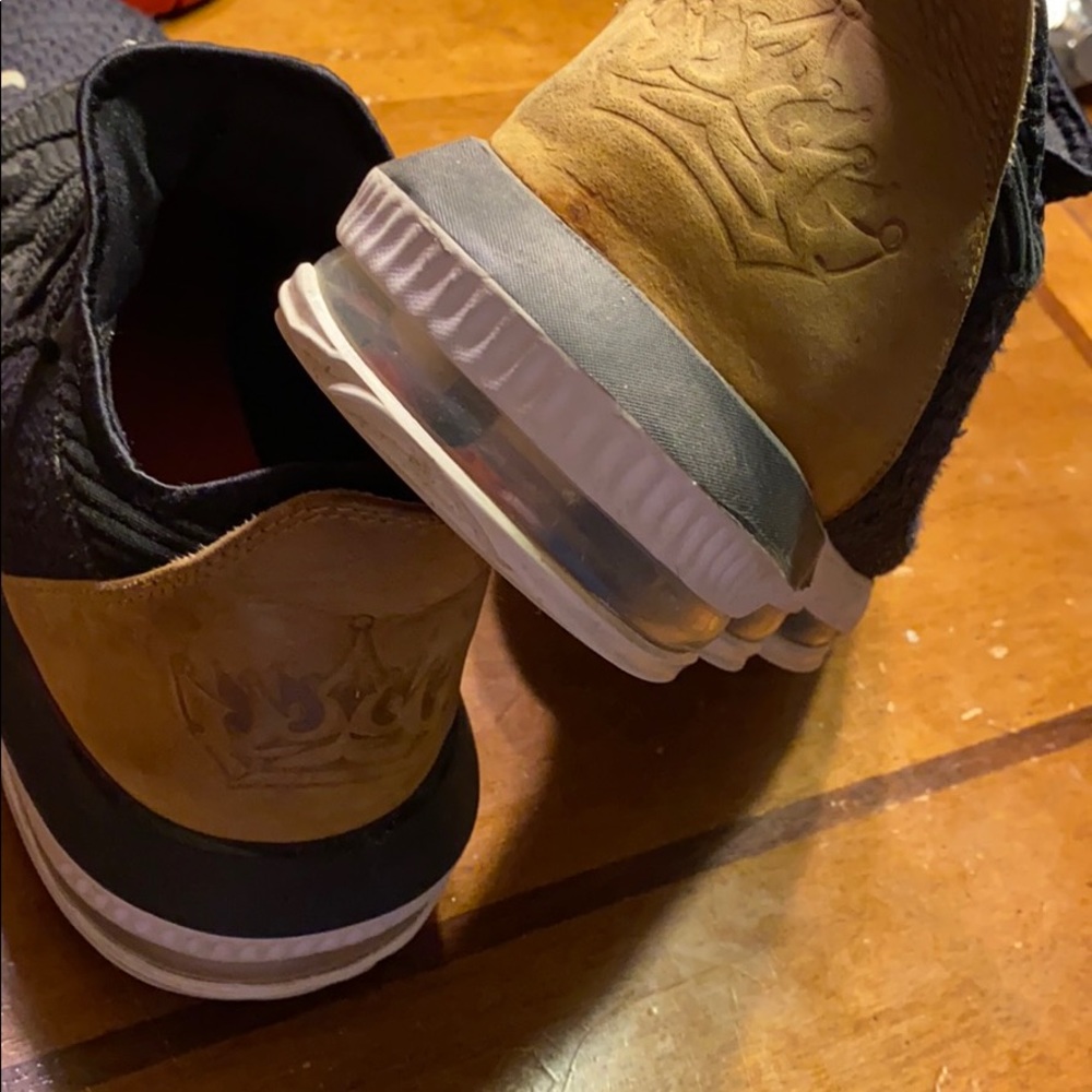 Nike Lebron 16 Shoes Black/Gold/Wheat